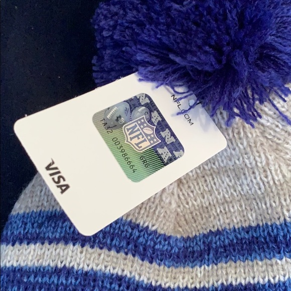 NFL Giants Logo Winter Hat - Picture 4 of 4